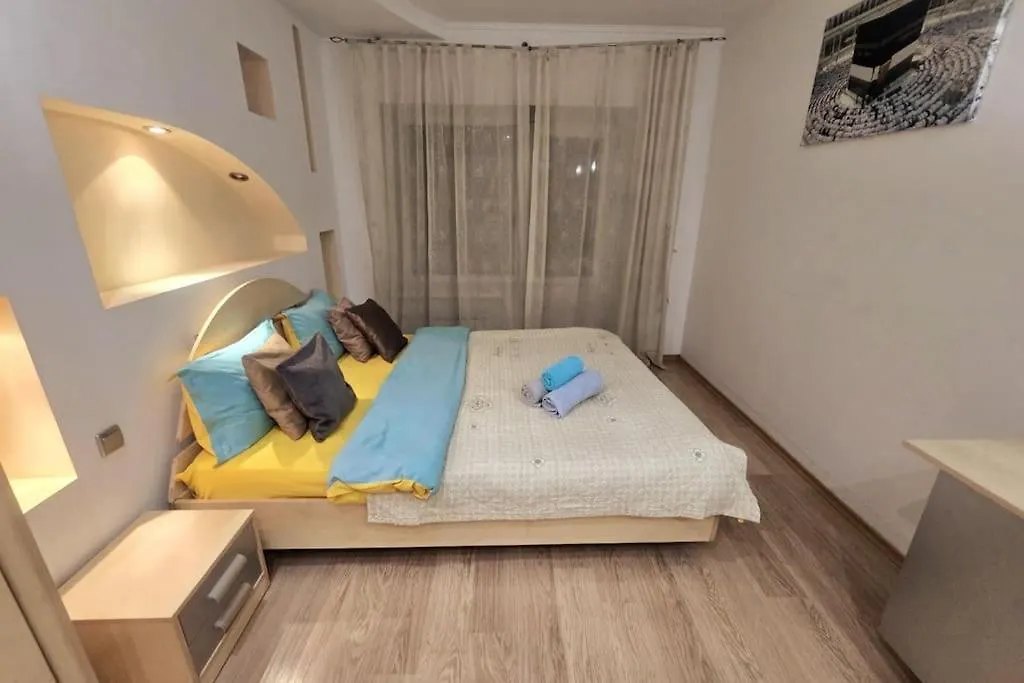 Уютная Квартира Самал 2 Посольство Сша Almaty Apartmán