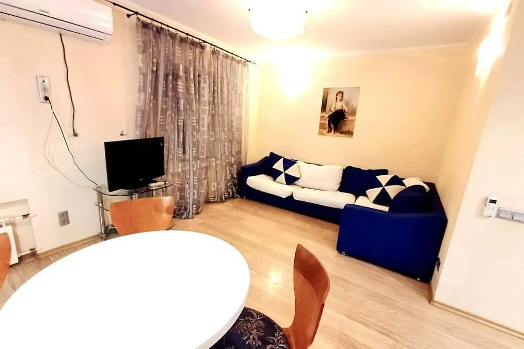 Уютная Квартира Самал 2 Посольство Сша Almaty Apartmán